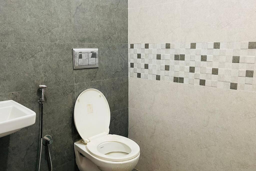 Rajamandiram 3Bhk Ac Apartment In Trivandrum Central Тривандрум Экстерьер фото